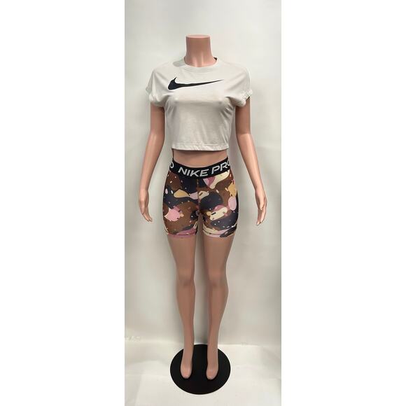 Nike Logo Crop Top - Picture 3 of 4